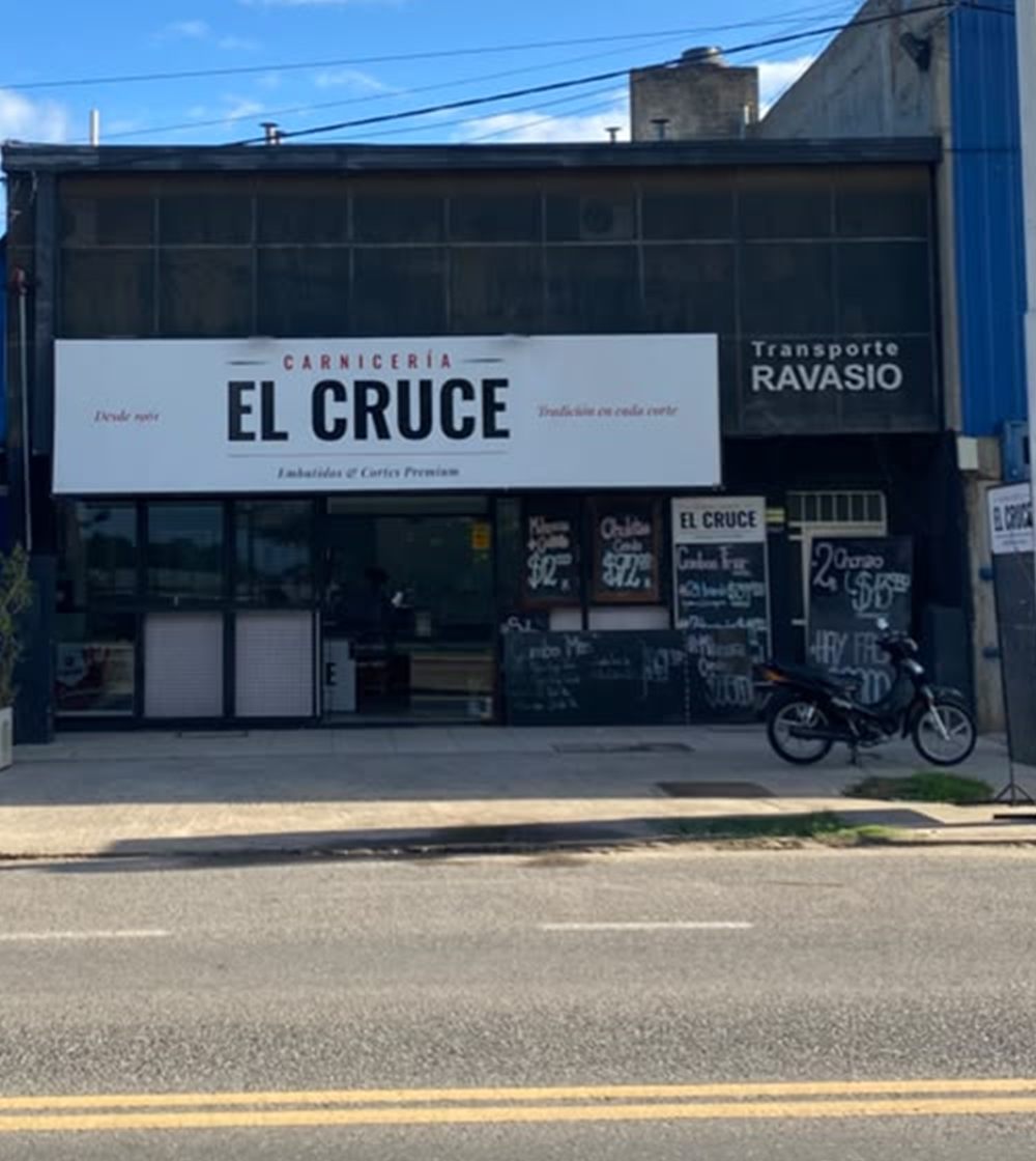 Frente de Carnicería El Cruce en Santo Tomé